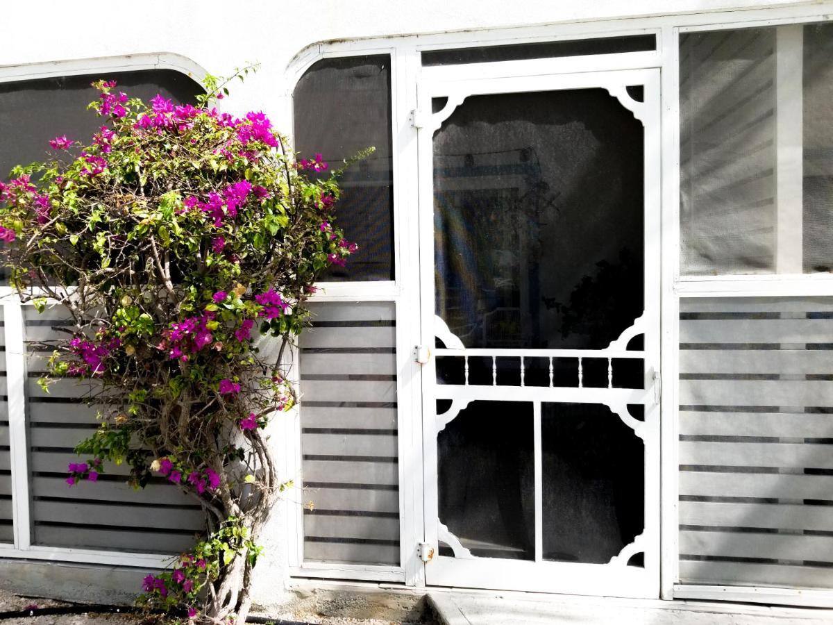 Grace Bay Place Hotel Exterior foto